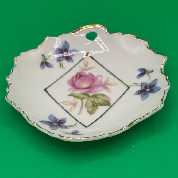 Lefton Hand Painted Porcelain Bridge Playing Card Suit Snack Dishes Set Of 4 792 - Picture 5 of 9